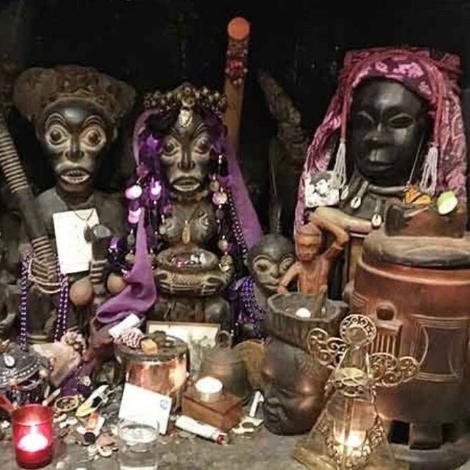 gris gris bag- mojo luck money bag magic hoodoo voodoo New Orleans vodou priestess Mama DAUPHINE haiti nigeria afro Caribbean queen Santeria